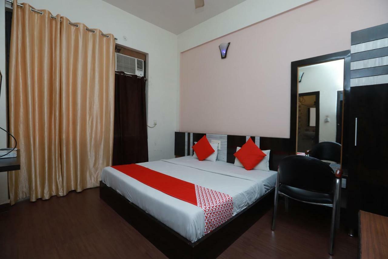 Hotel Oyo 36709 Kaydee 3*